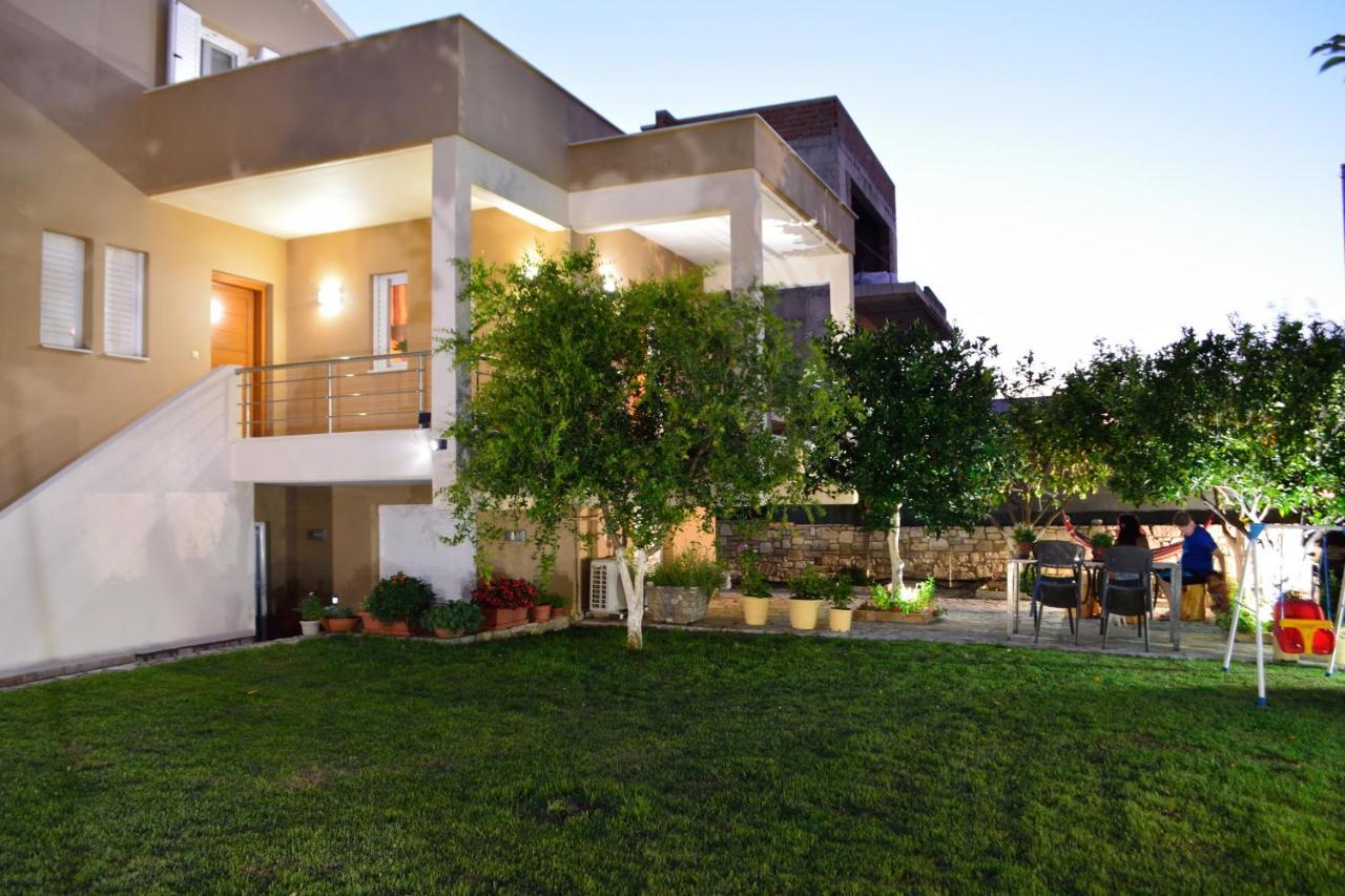 Fou'S Apartment Nafpaktos Exterior photo